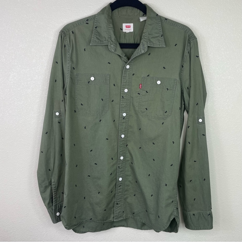 Levi’s button down green with cactus medium